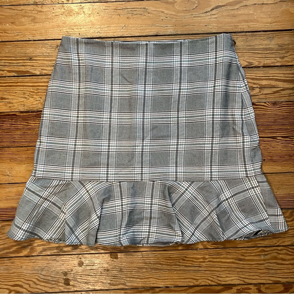 Preppy school girl ruffly plaid skirt size 8
